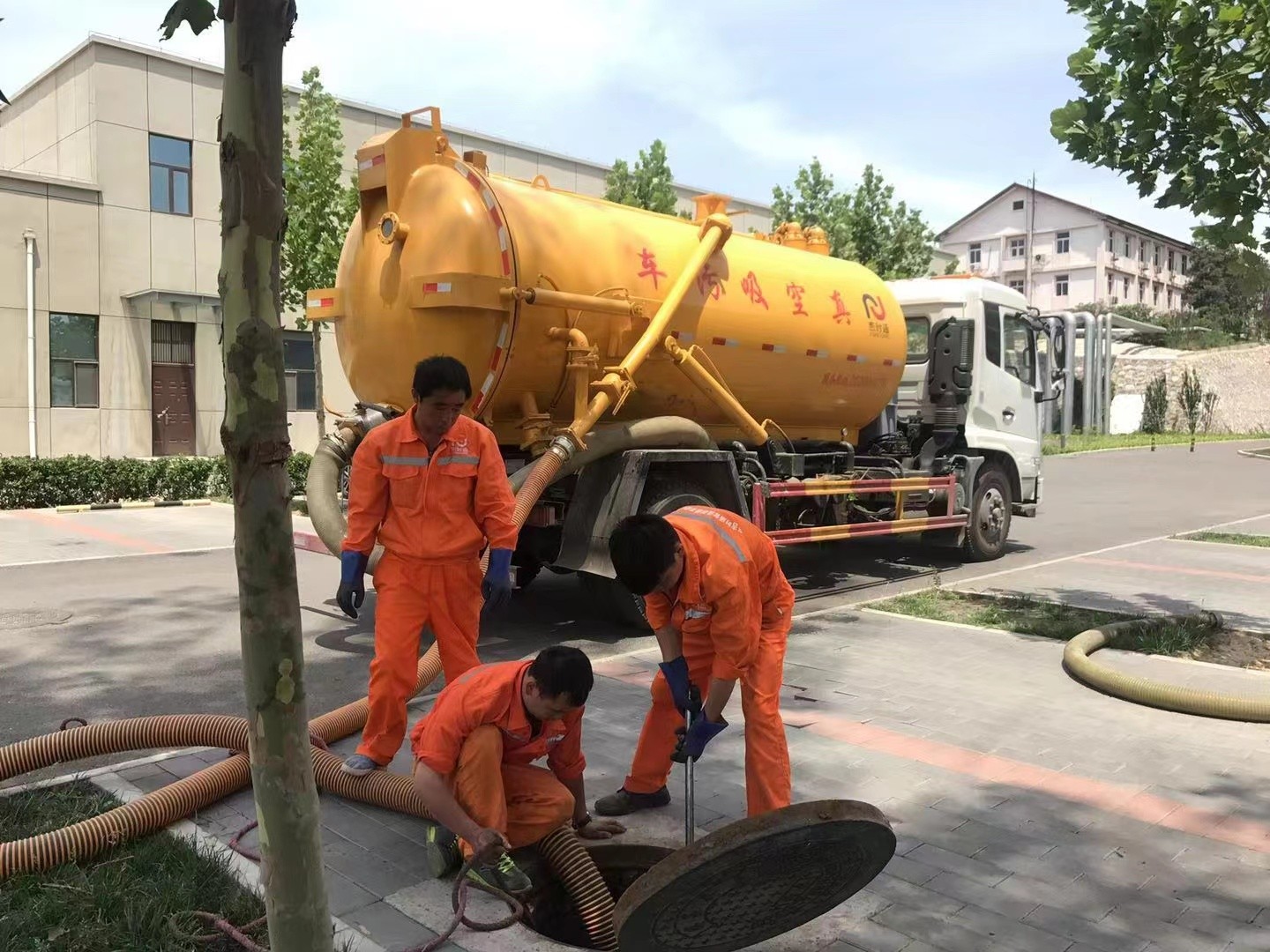 沧源化粪池清理与5-8吨吸粪车施工效率分析